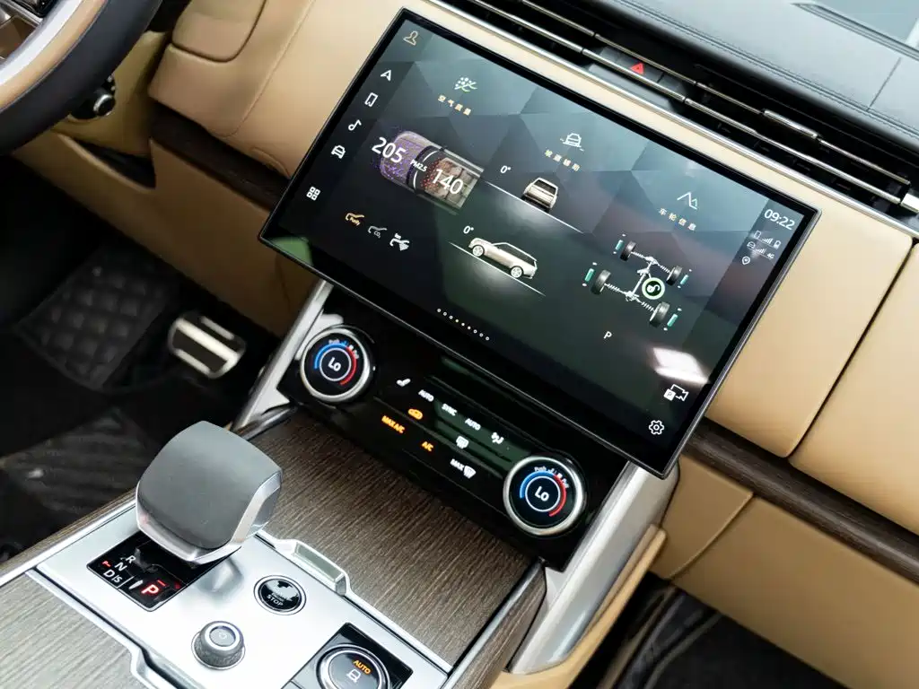 Land Rover Range Rover 2022 — фото 16