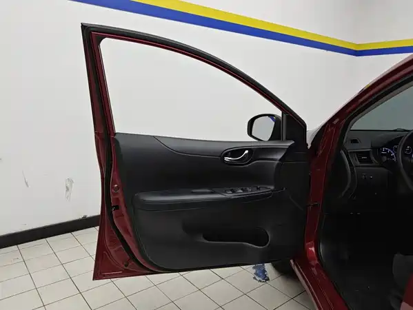Nissan Tiida 2015
