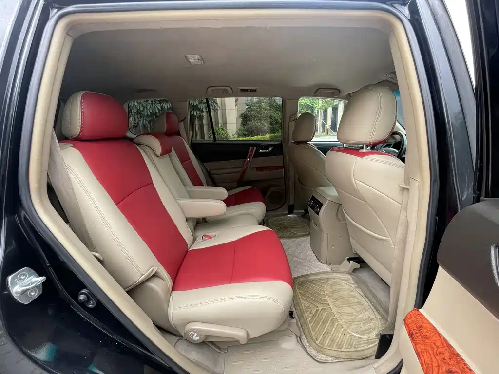 Toyota Highlander 2010 — фото 12