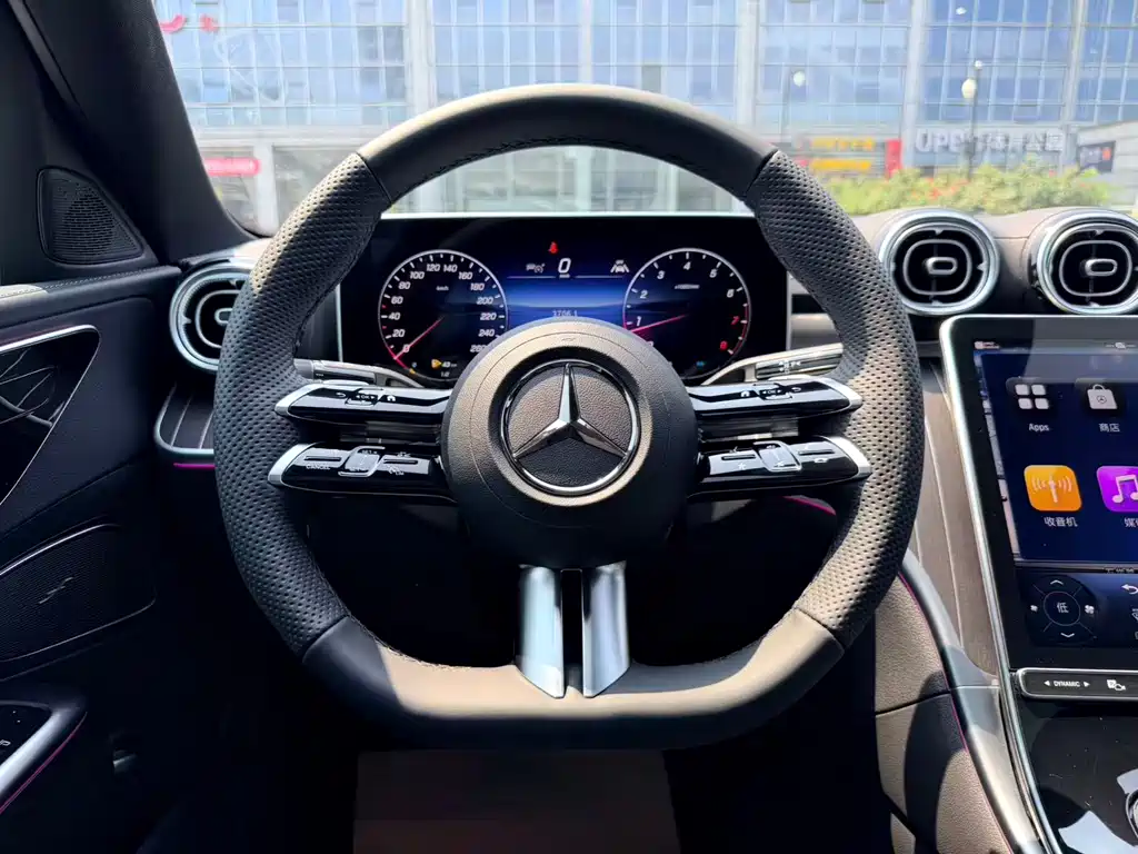 Mercedes-Benz C-Class 2025 — фото 18