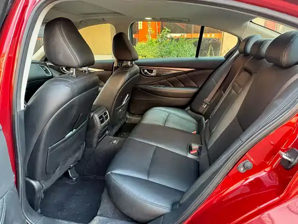 Infiniti Q50L 2015