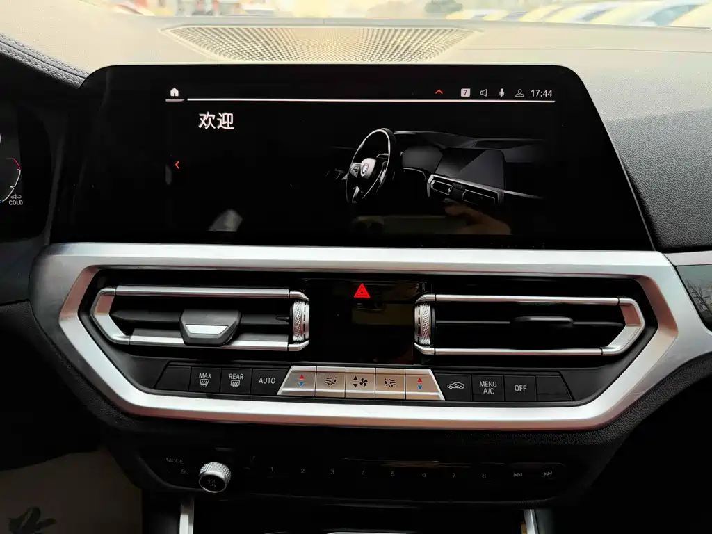BMW 3 Series 2021 — фото 11