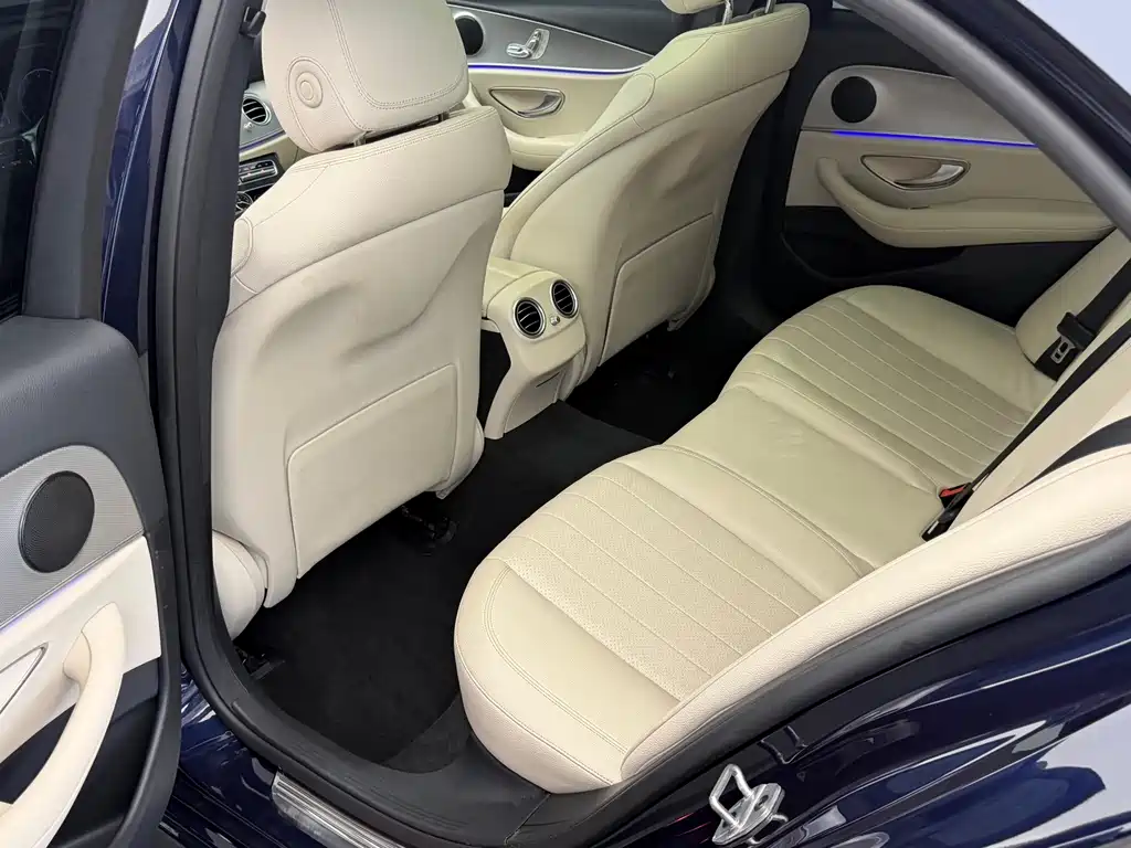 Mercedes-Benz E-Class 2019 — фото 11