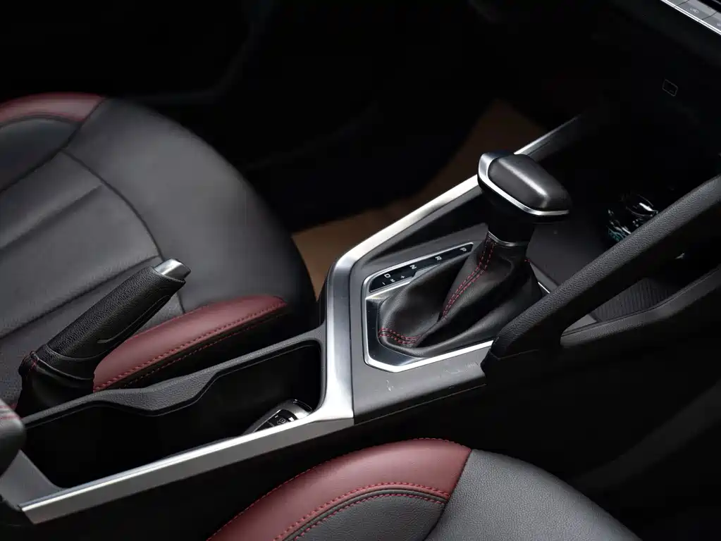 Geely Vision X3 2022 — фото 15