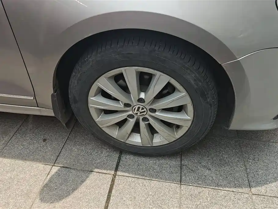 Volkswagen Sagitar 2016