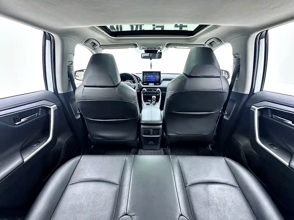 Toyota RAV4 2021