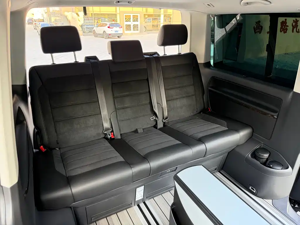 Volkswagen Multivan 2020 — фото 23