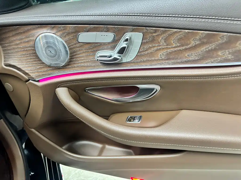 Mercedes-Benz E-Class 2020 — фото 14