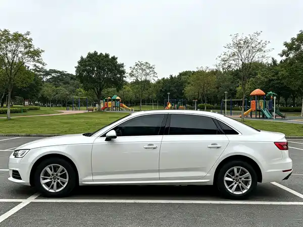 Audi A4L 2016