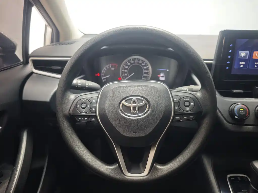 Toyota Corolla 2023 — фото 14