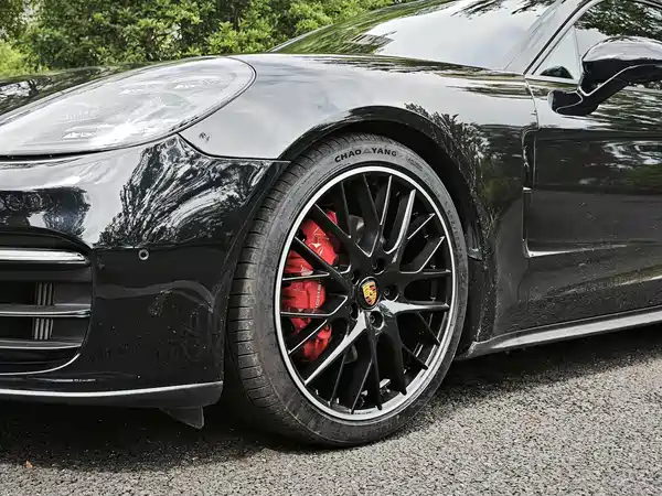 Porsche Panamera 2023