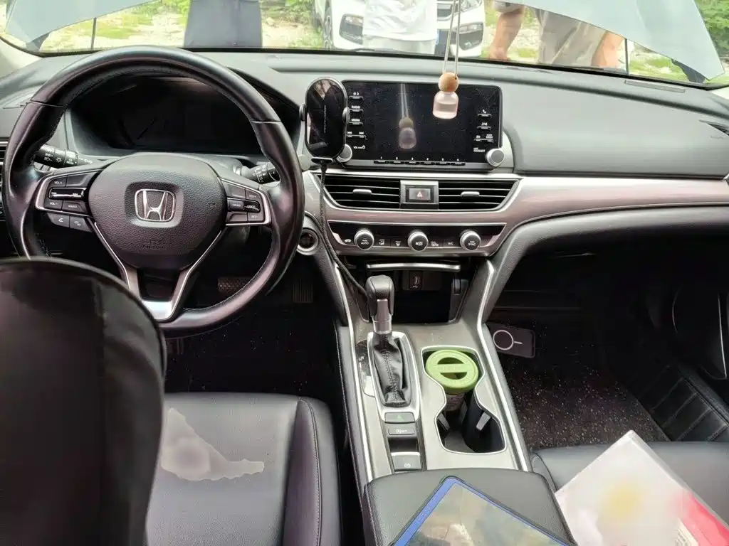 Honda Accord 2020 — фото 13