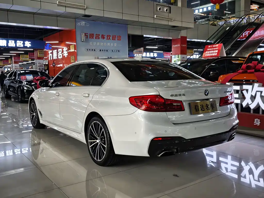 BMW 5 Series 2020 — фото 16