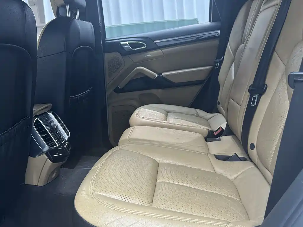 Porsche Cayenne 2015 — фото 11