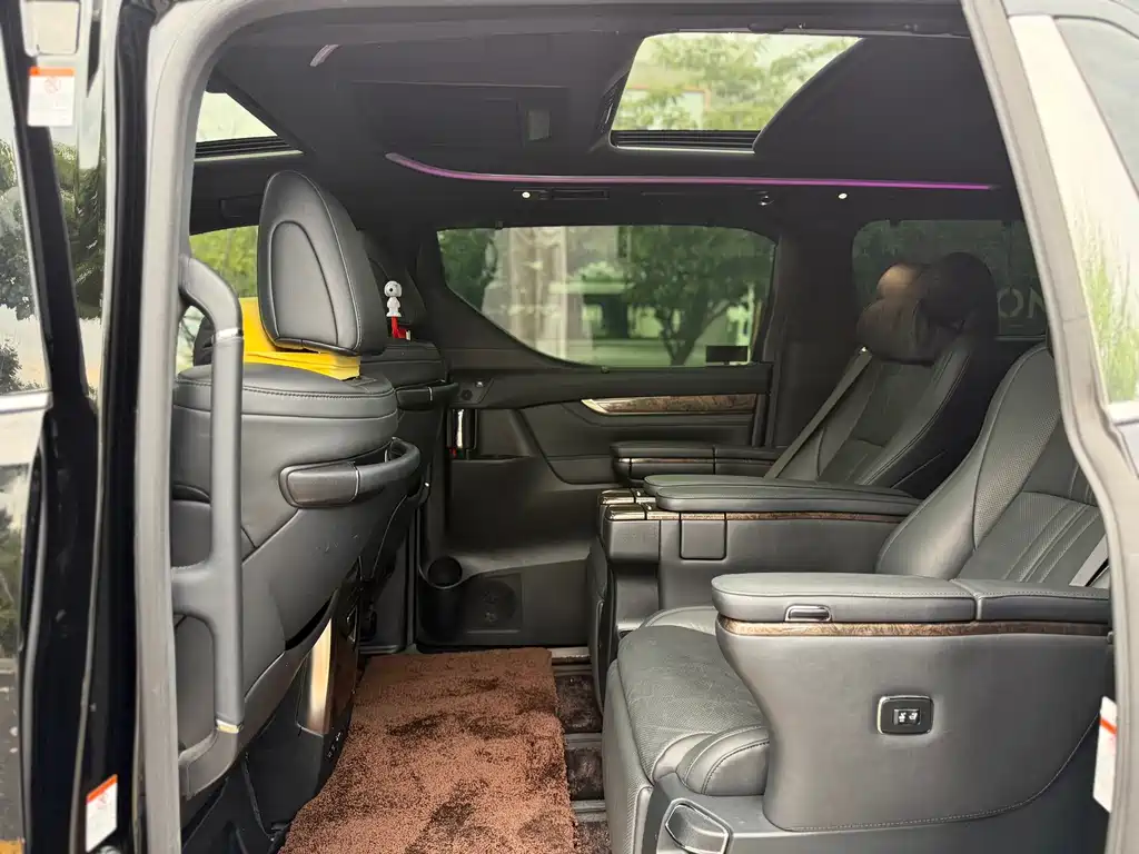 Toyota Alphard 2021 — фото 14