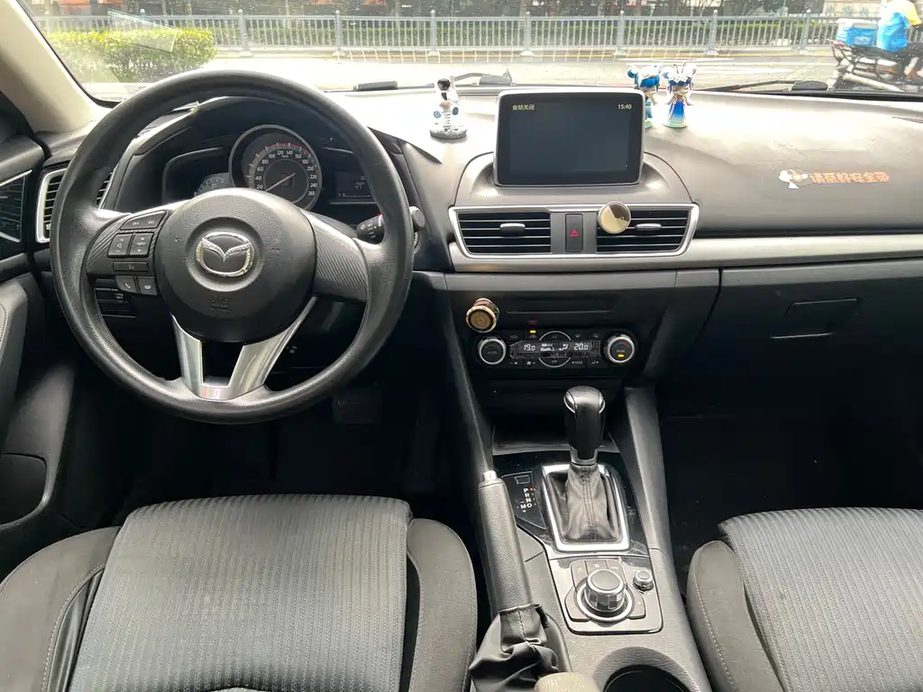 Mazda 3 Axela 2015 — фото 11
