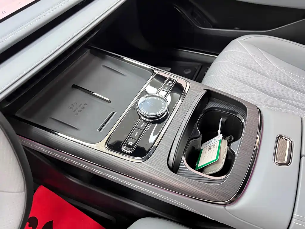 Geely Galaxy E8 2025 — фото 26