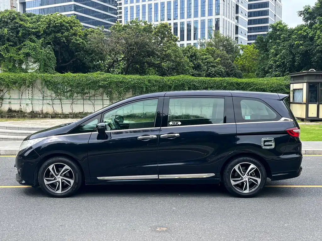 Honda Odyssey 2016 — фото 18