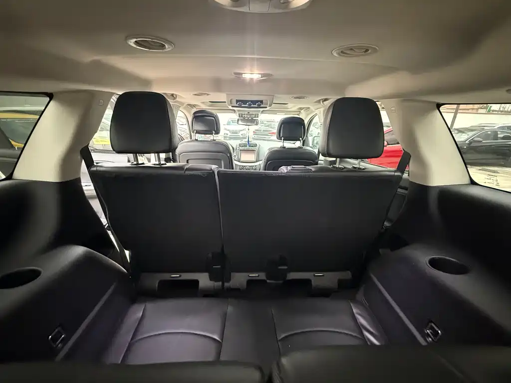 Dodge Journey 2015 — фото 6