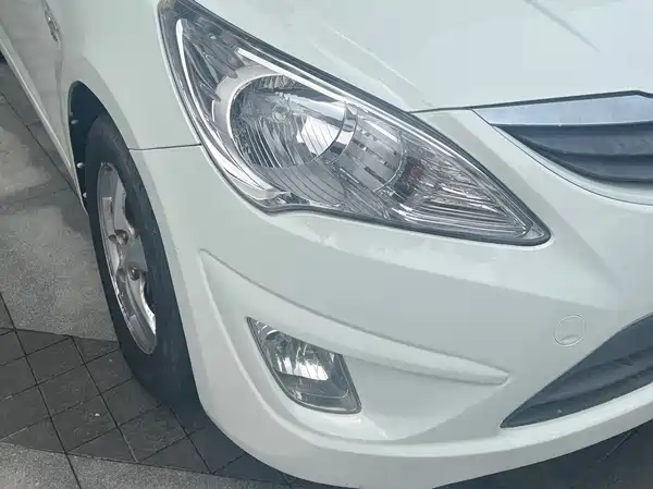 Hyundai Accent 2012