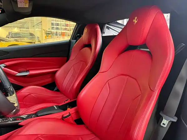 Ferrari F8 2021