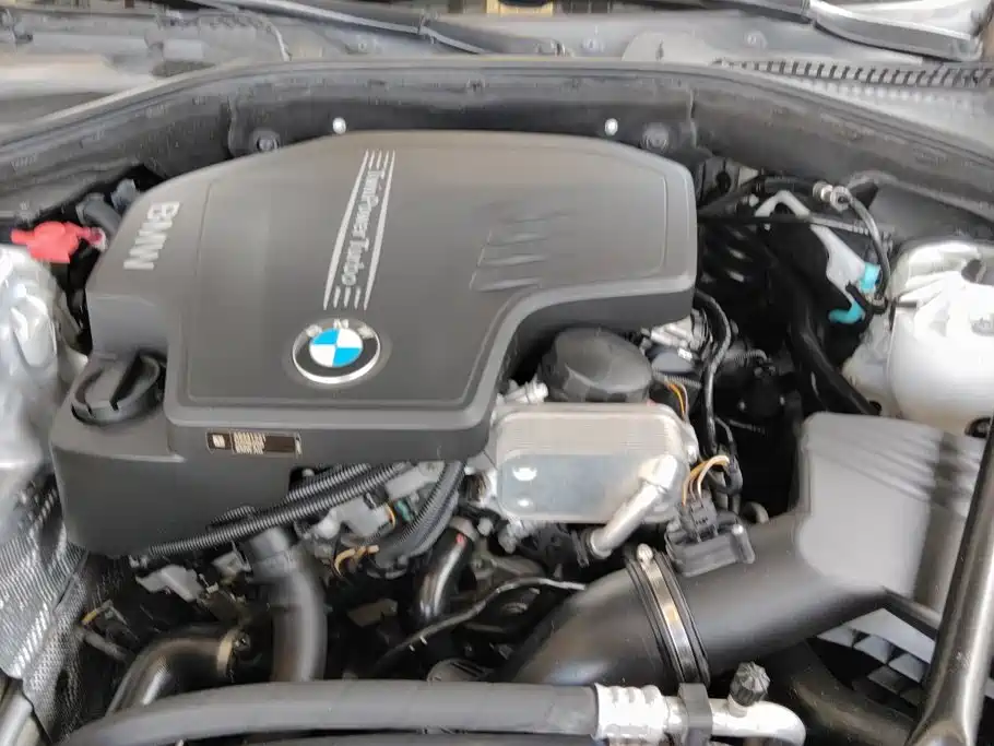 BMW 5 Series 2017 — фото 10