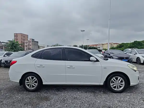 Hyundai Yuedong 2015