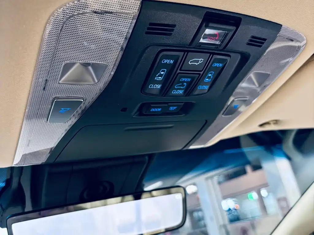 Toyota Alphard 2021 — фото 11