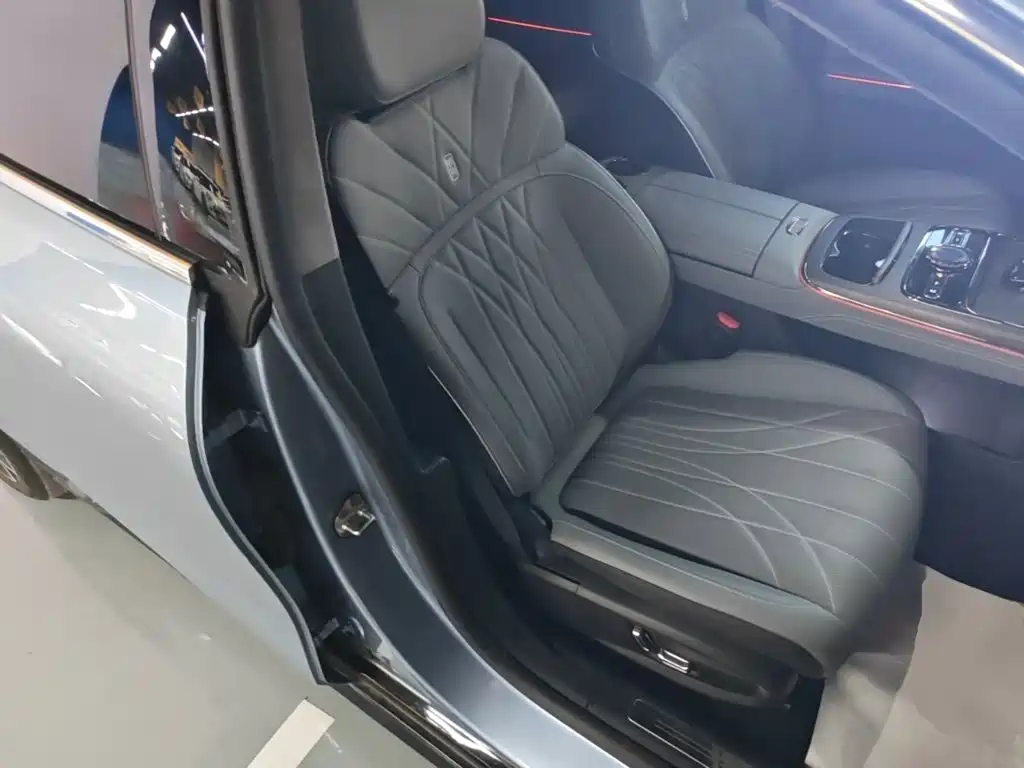 Geely Galaxy E8 2025 — фото 25