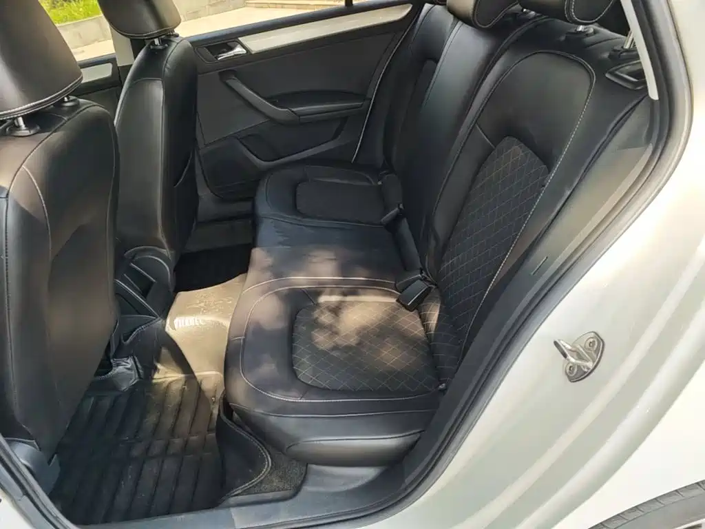 Skoda Rapid Spaceback 2019 — фото 17