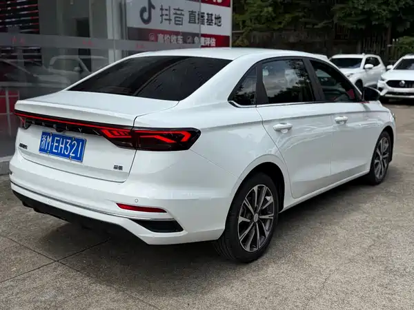 Geely Emgrand 2025