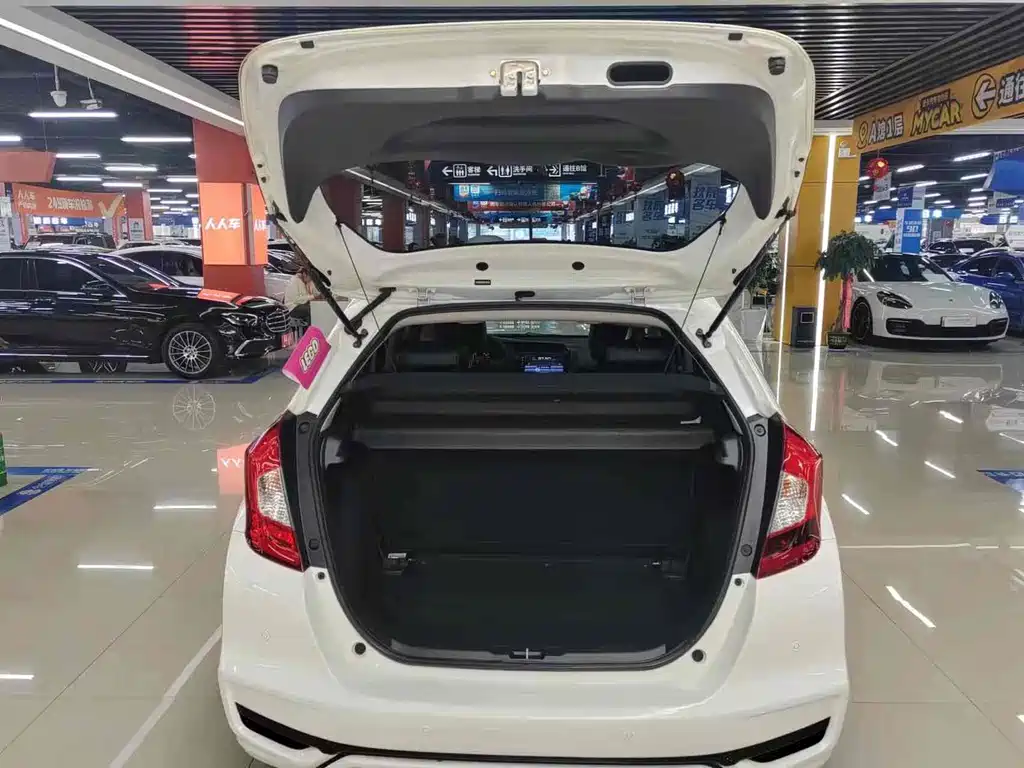 Honda Fit 2018 — фото 8