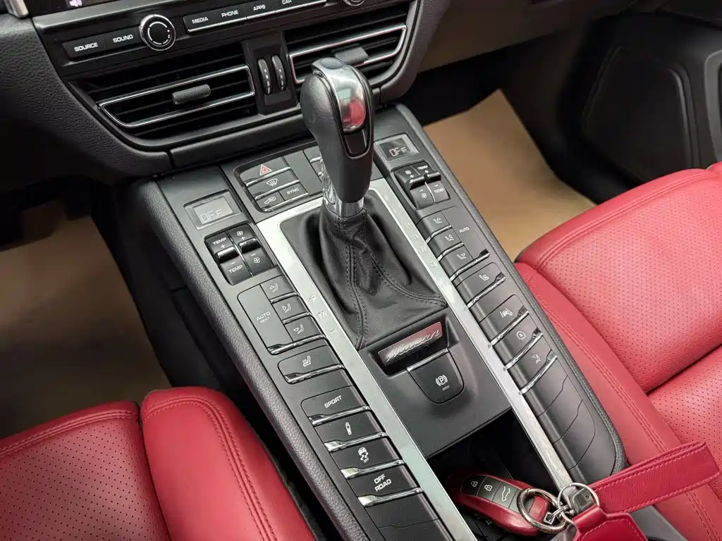 Porsche Macan 2021 — фото 9
