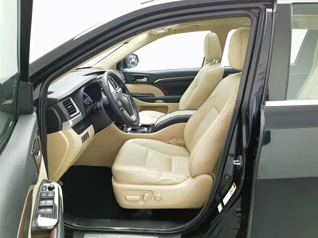 Toyota Highlander 2015 — фото 10