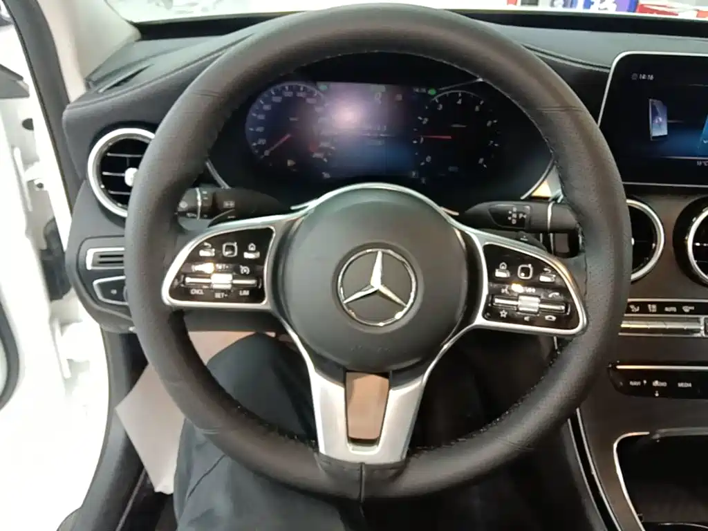 Mercedes-Benz C-Class 2019 — фото 11