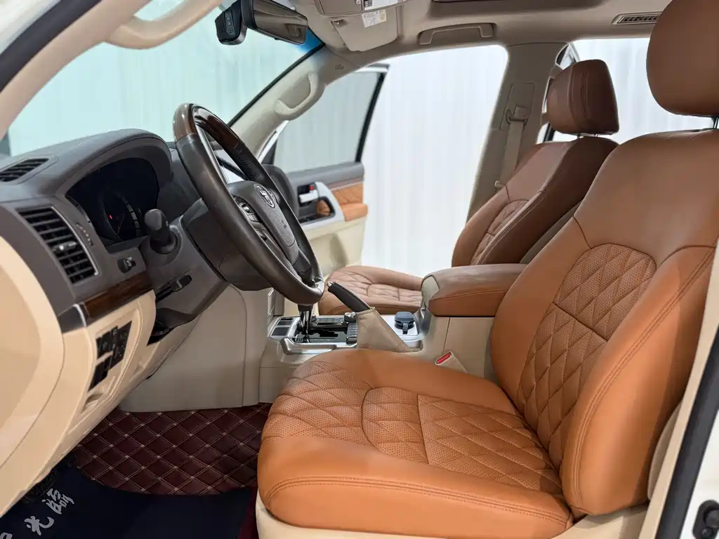 Toyota Land Cruiser 2018 — фото 5