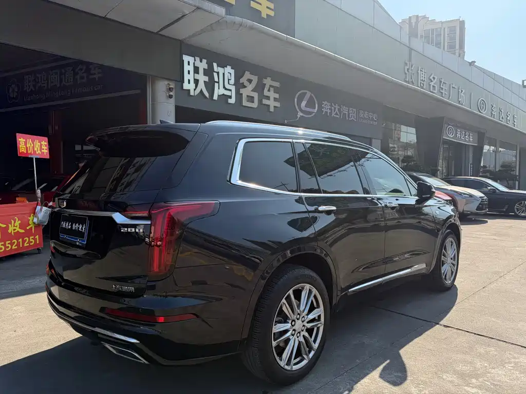 Cadillac XT6 2022 — фото 15