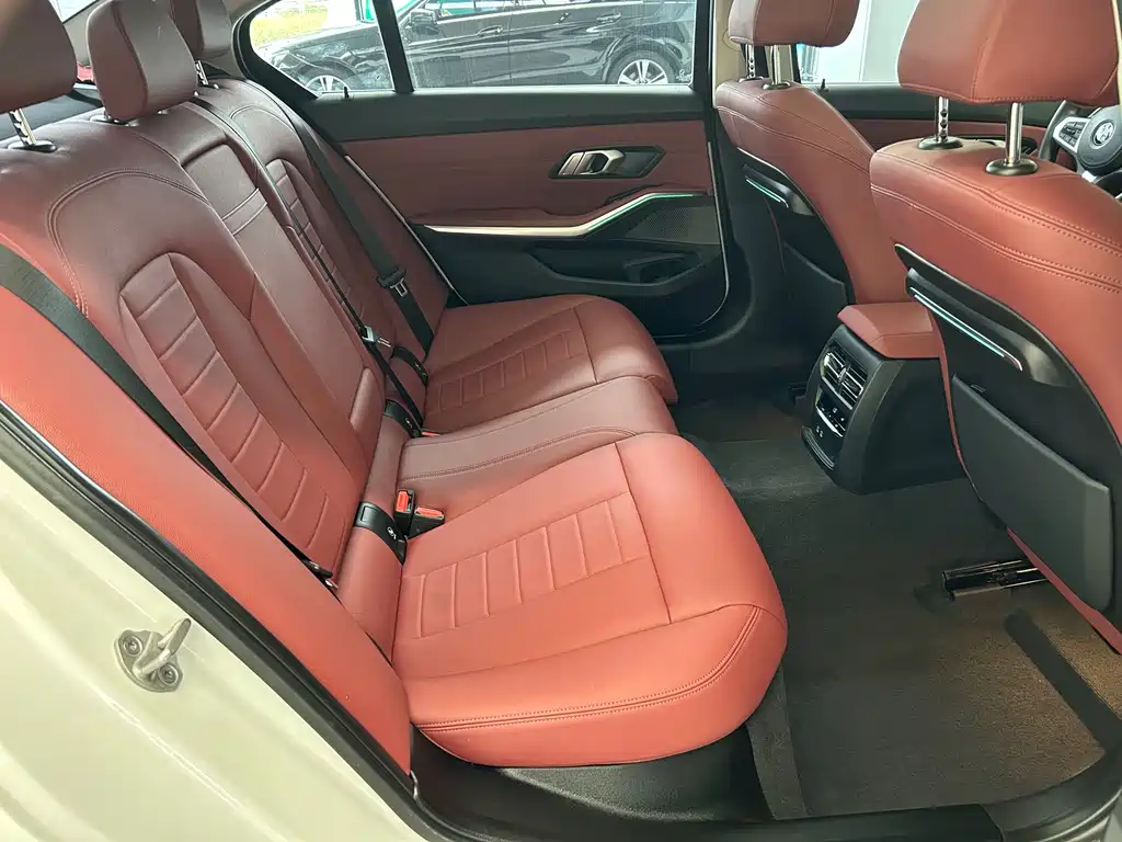 BMW 3 Series 2021 — фото 10