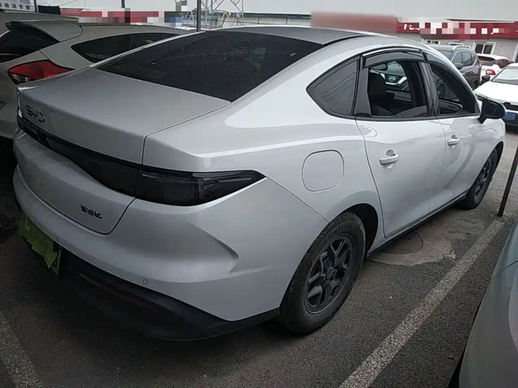 BYD Seal 05 DM-i 2025 — фото 7