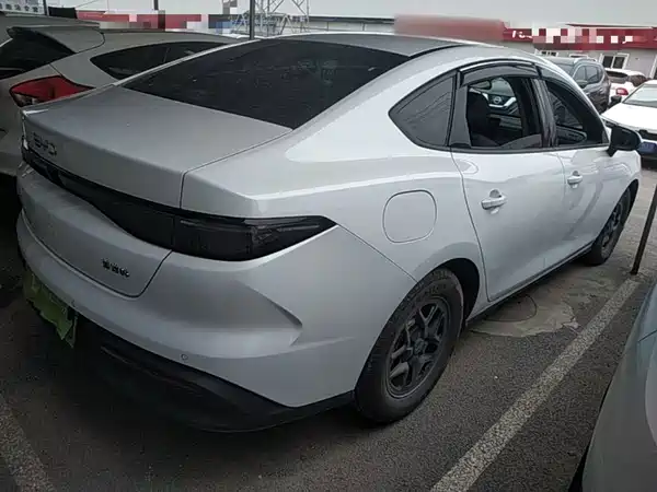 BYD Seal 05 DM-i 2025