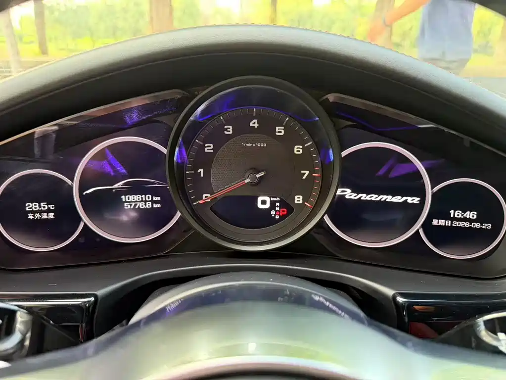 Porsche Panamera 2018 — фото 10