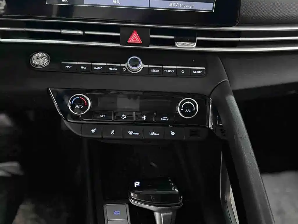Hyundai Elantra 2023