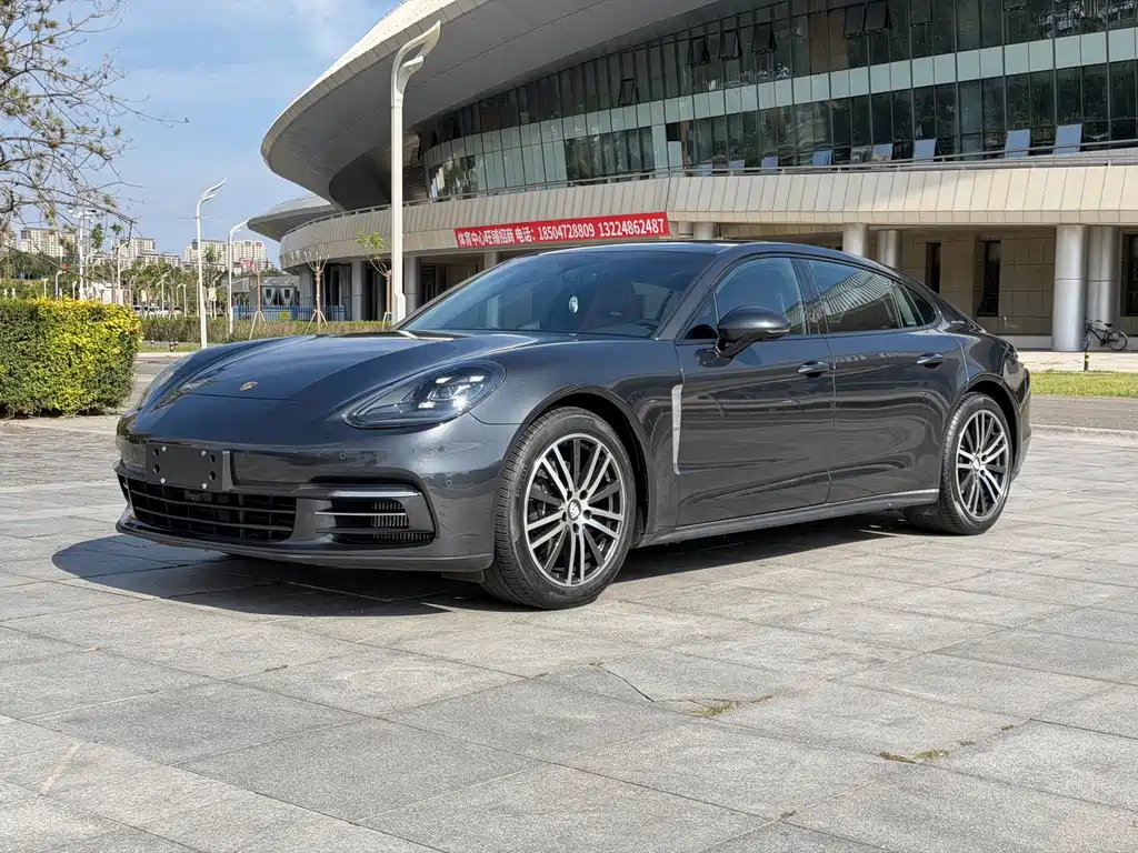 Porsche Panamera 2020 — фото 1