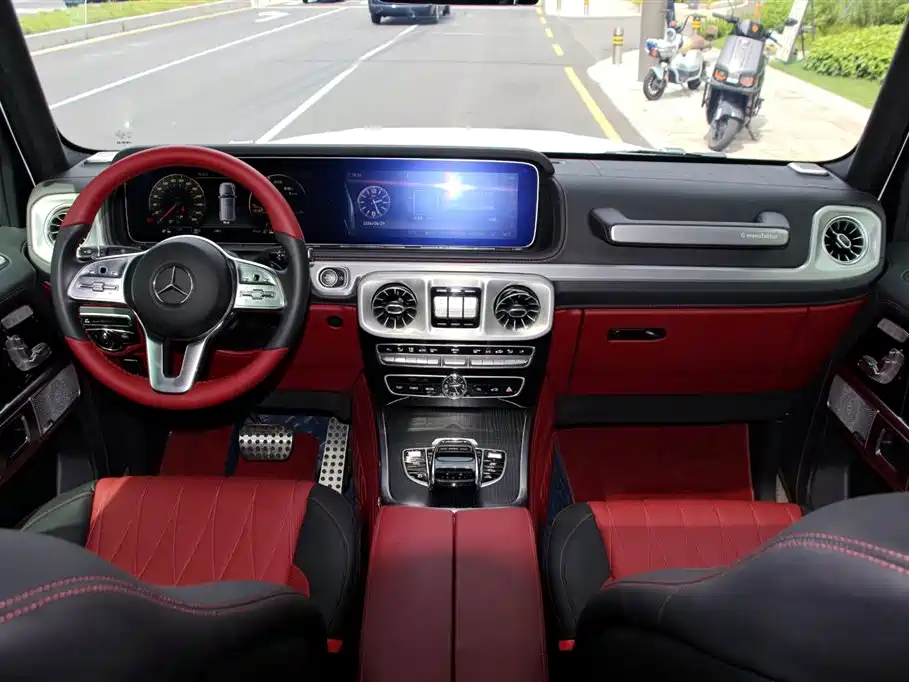Mercedes-Benz G-Class 2023 — фото 11