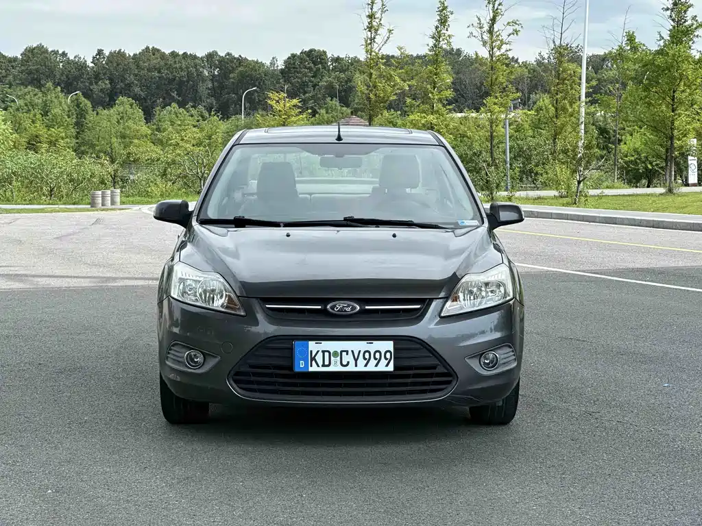 Ford Focus 2014 — фото 15