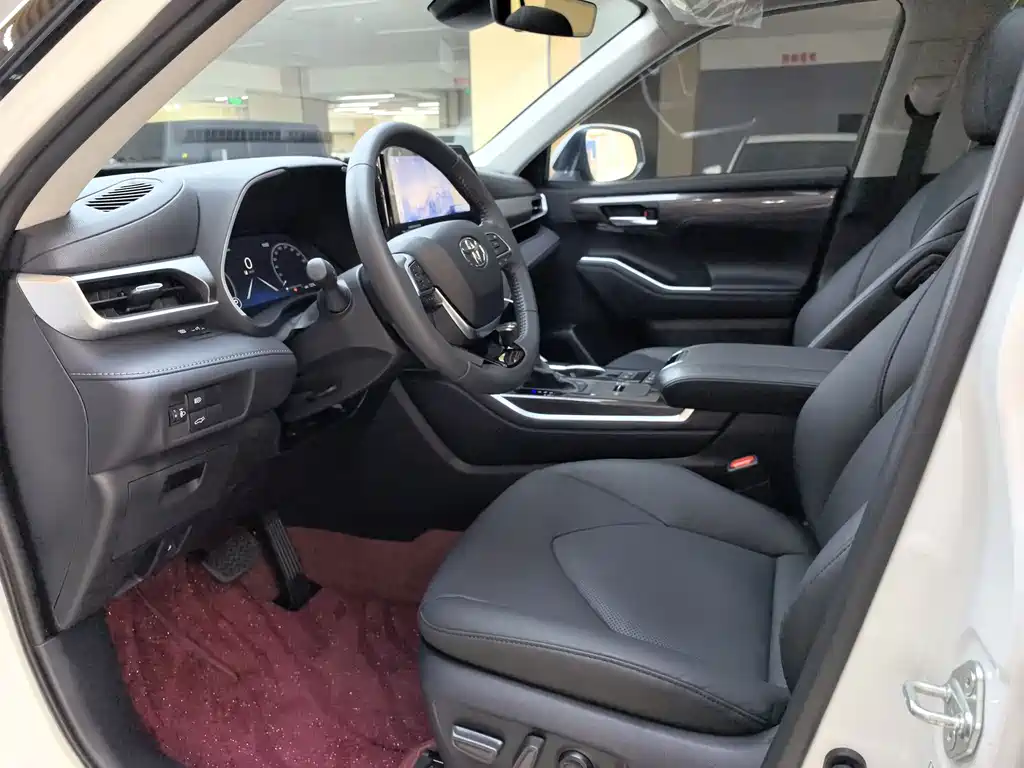 Toyota Highlander 2025