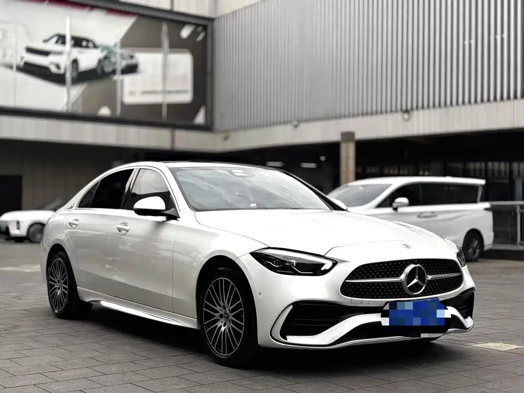 Mercedes-Benz C-Class 2024 — фото 3