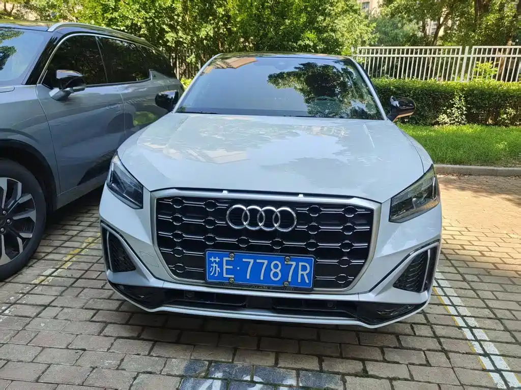 Audi Q2L