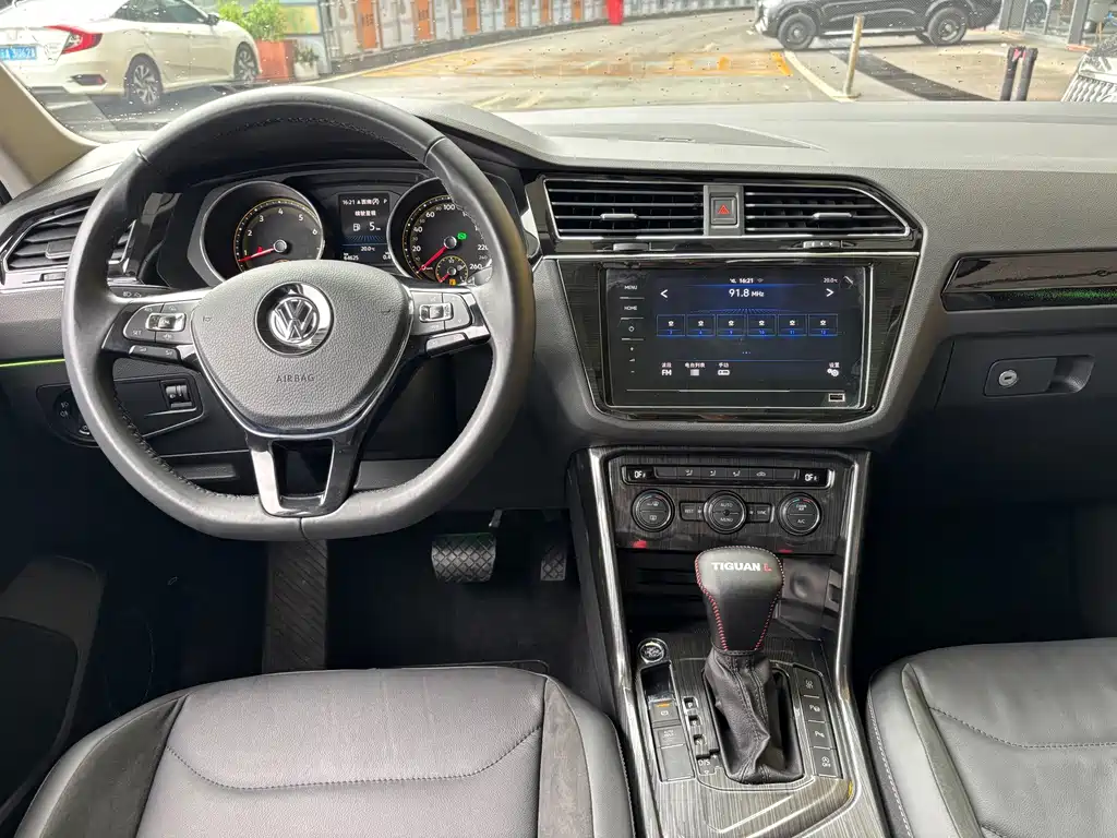 Volkswagen Tiguan L 2019 — фото 12