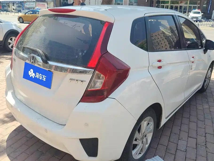 Honda Fit 2017 — фото 3